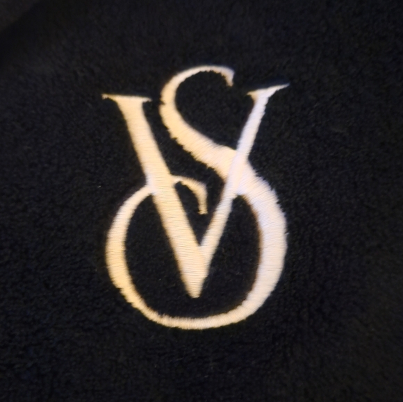 VS💕VICTORIA'S SECRET Black Plushy Ladies Above Knee Robe - Sz. M - Picture 4 of 4